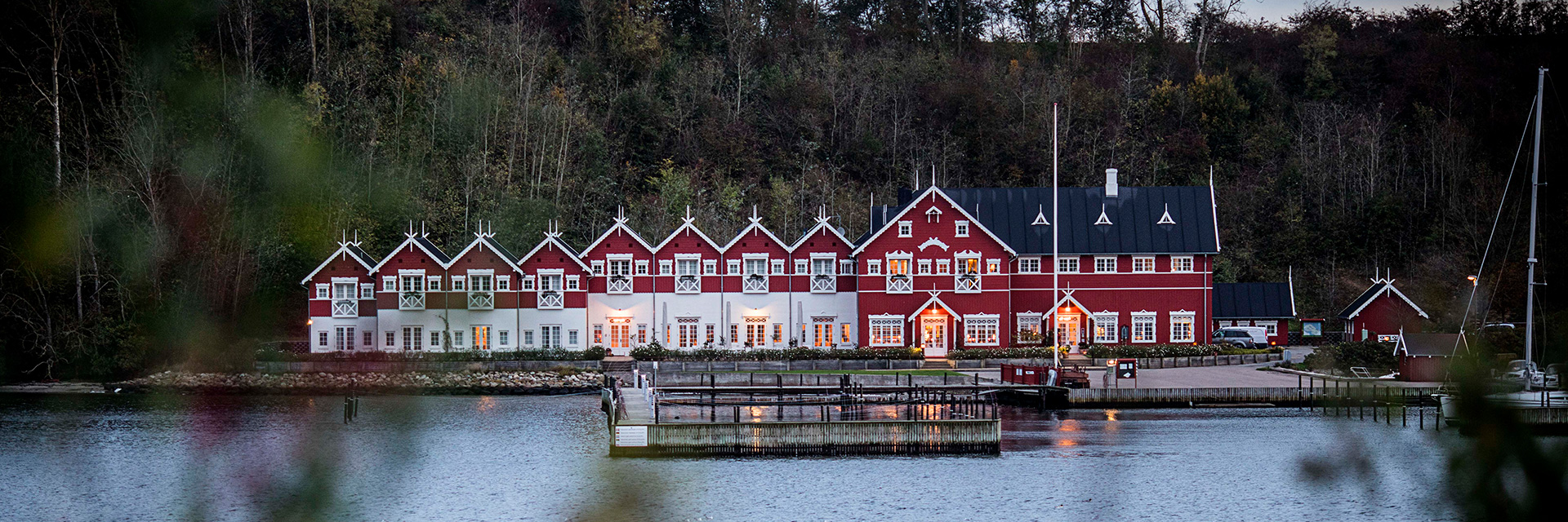 DyvigBadehotelFacadeVand